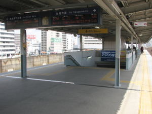 大曽根駅ホーム中央部