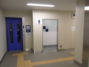 栄町方面ホームエレベーター部