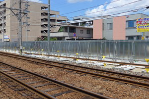 レールの敷設が始まった小幡駅付近
