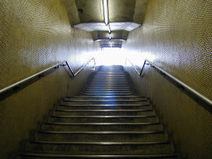 東大手駅階段