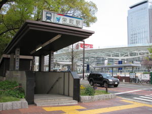 栄町駅地上出入口