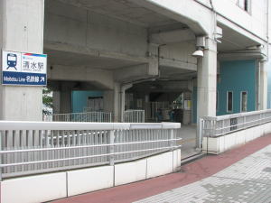 清水駅2階入口